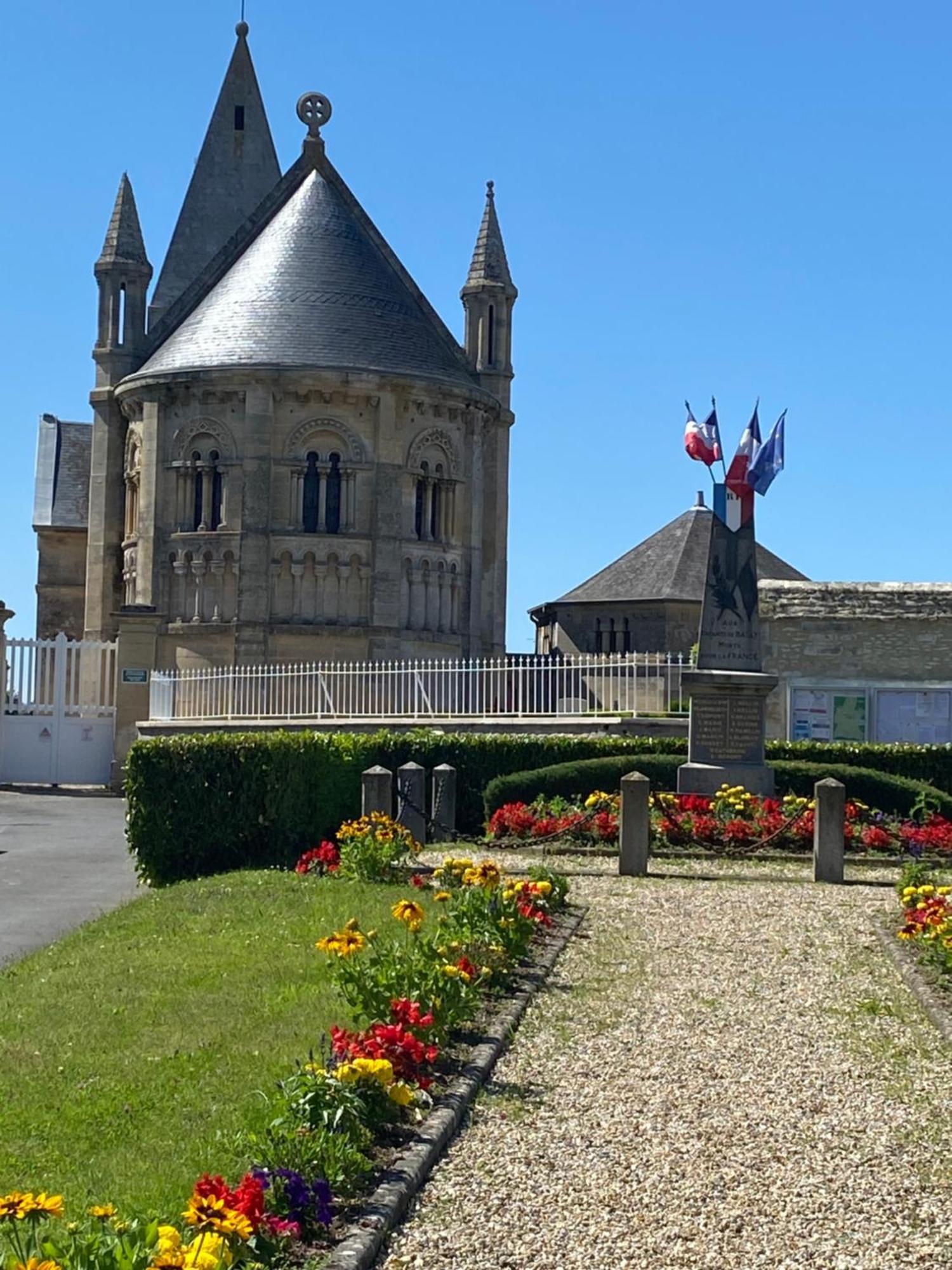 Le Clos De La Barre- Chambres D'Hotes De Charme En Normandie-Basly-Proche Plage Debarquement Buitenkant foto